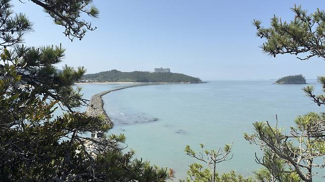 A distant view of the Oceano tourism complex [WOO JI-WON]