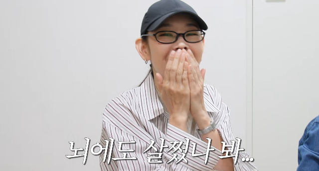 한혜진이 치매를 가장 걱정했다고 털어놓으며 어머니와 함께 받은 뇌 건강검진 결과에 안도의 미소를 지었다.사진=한혜진 유튜브 채널