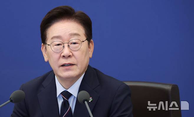 [서울=뉴시스] 고범준 기자 = 이재명 대통령이 2일 청와대에서 열린 제24회 국무회의 겸 제11차 비상경제점검회의에서 발언하고 있다. 2026.06.02. bjko@newsis.com