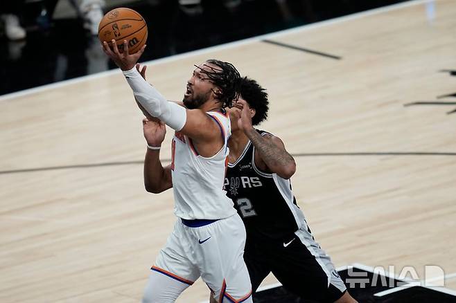 [샌안토니오=AP/뉴시스] 미국프로농구(NBA) 뉴욕 닉스의 제일런 브런슨. 2026.06.03.