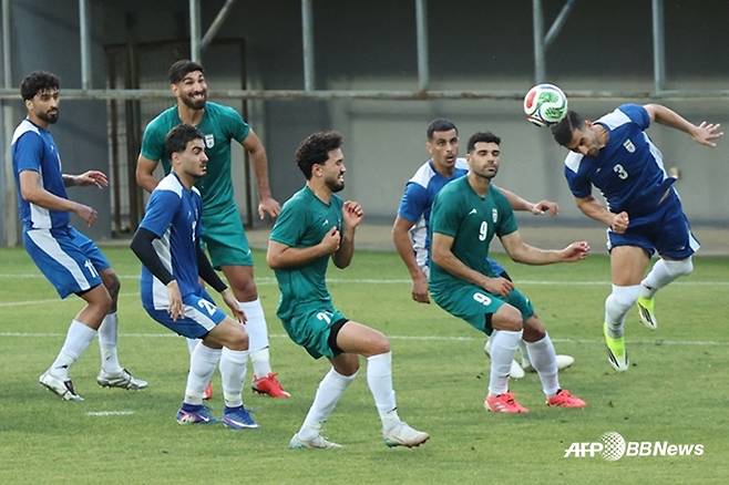 이란 축구 국가대표팀 선수들이 2026 국제축구연맹(FIFA) 북중미 월드컵을 앞두고 2일(현지시간) 튀르키예 남부 안탈리아에서 훈련하고 있다. /AFPBBNews=뉴스1