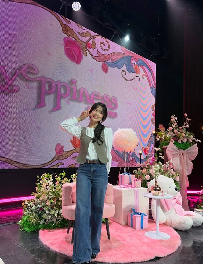 Actress Kim Hye-yoon stuns fans with her adorable visuals.On April 4, Kim Hye-yoon shared a series of photos on her personal account with three white and three black heart emojis. It was her first post in seven weeks, much to the delight of her fans.In the photos, Kim Hye-yoon shows off her colorful charms as she flawlessly pulls off various styling looks. From a casual outfit with jeans and a vest, to a flowy white dress, to a black dress with see-through details, she created different moods.In addition, she captivated attention with her cute selfies and V-posts, cute expressions with her cheeks out, and heart poses. Her small face, clear eyes, and innocent smile drew admiration from fans.Fans said, Uh... Sister... What day is it?, I cant even drink water today. Your photos are my lifeblood, Youre a princess, youre the most beautiful person Ive ever seen, Perfect quality, Every time you smile, I feel better, Thank you for the photos, Youll always be beautiful, Youre so pretty, and more.Photo via Kim Hye-yoons account