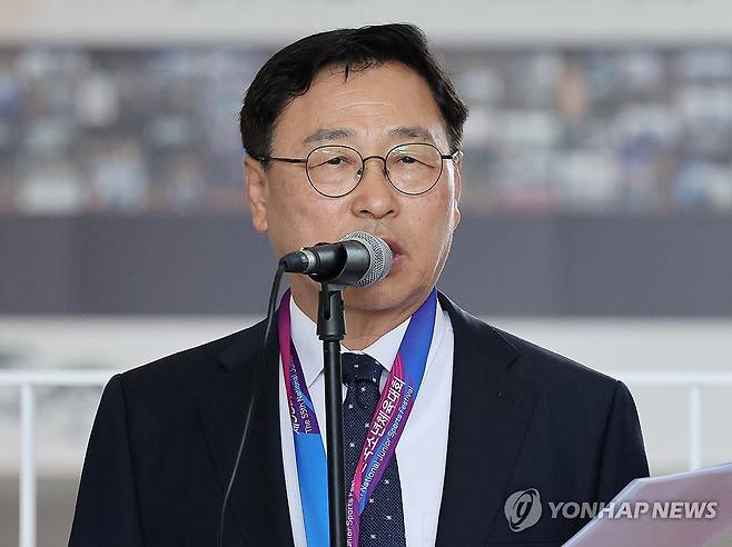 당선소감 밝히는 정근식 서울시교육감 당선인 (서울=연합뉴스) 이재희 기자 = 정근식 서울시교육감 당선인이 4일 서울시교육청에서 당선 소감을 밝히고 있다. 2026.6.4 scape@yna.co.kr