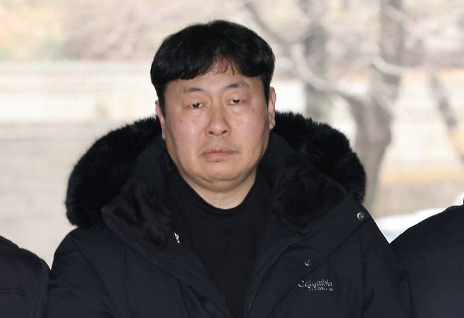 고진수 민주노총 서비스연맹 세종호텔 지부장이 지난 2월 4일 서울 서초구 서울중앙지법에서 열린 영장실질심사에 출석하고 있다.(사진= 연합뉴스)
