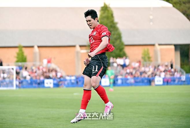 축구국가대표팀의 이동경이 4일(한국시간) 미국 유타주 프로보 스미스 필드 하우스 사우스 필드에서 진행된 엘살바도르와의 평가전에서 골을 넣은 뒤 세리머니를 하고 있다. 2026. 6. 4.  프로보(미 유타주) | 박진업 기자 upandup@sportsseoul.com