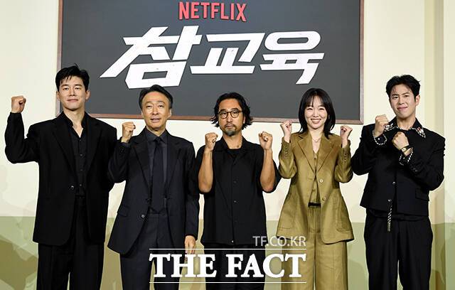 배우 김무열 이성민, 홍종찬 감독, 진기주 표지훈(왼쪽부터)이 5일 오전 서울 중구 앰배서더 서울 풀만 호텔에서 열린 넷플릭스 시리즈 '참교육' 제작발표회에 참석해 작품에 관한 다양한 이야기를 전했다. /박상민 기자