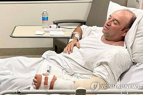 시드니 총기 난사범에 맞서 몸싸움을 벌인 아흐메드 [AFP 연합뉴스]