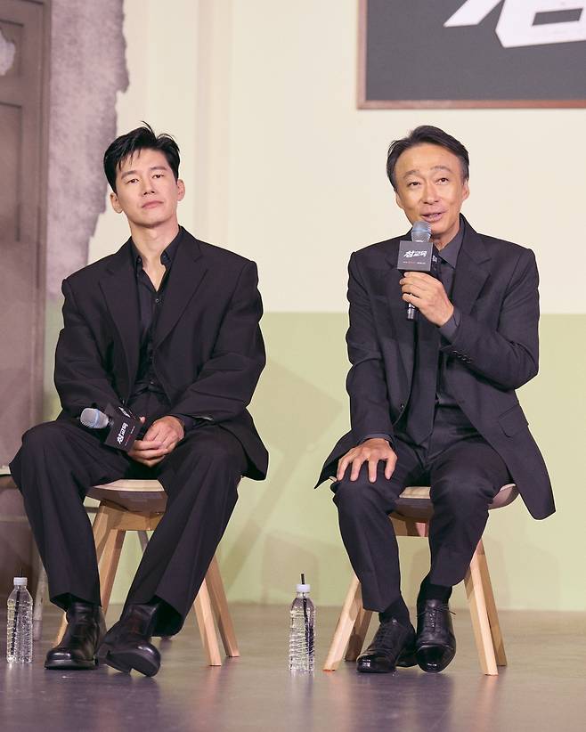 배우 김무열과 이성민 [넷플릭스 제공. 재판매 및 DB 금지]