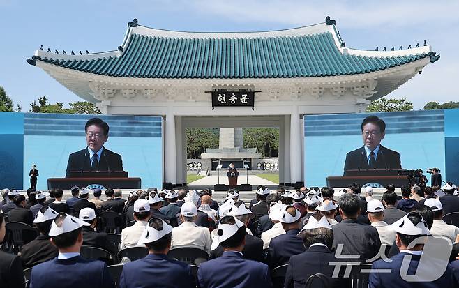 이재명 대통령이 6일 서울 동작구 국립서울현충원에서 열린 제71회 현충일 추념식에서 추념사를 하고 있다. (청와대통신사진기자단) 2026.6.6 ⓒ 뉴스1 이재명 기자