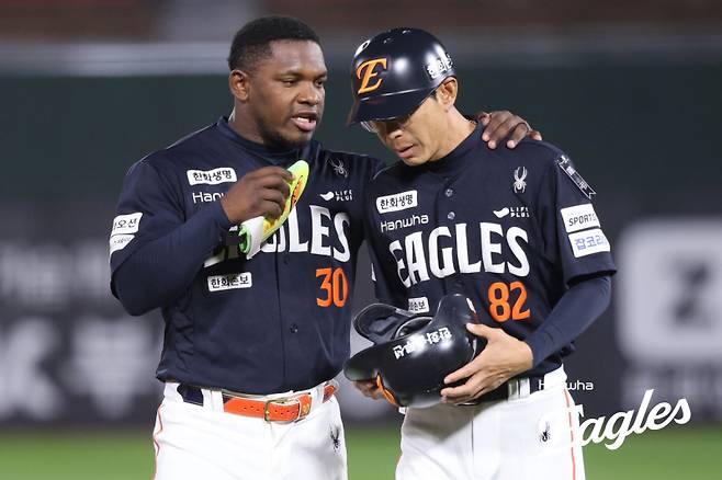 한화 이글스 외국인 타자 요나단 페라자(28)가 류현진의 다승 공동 1위 등극 '1등 지원군'으로 나섰다. 사진=한화 이글