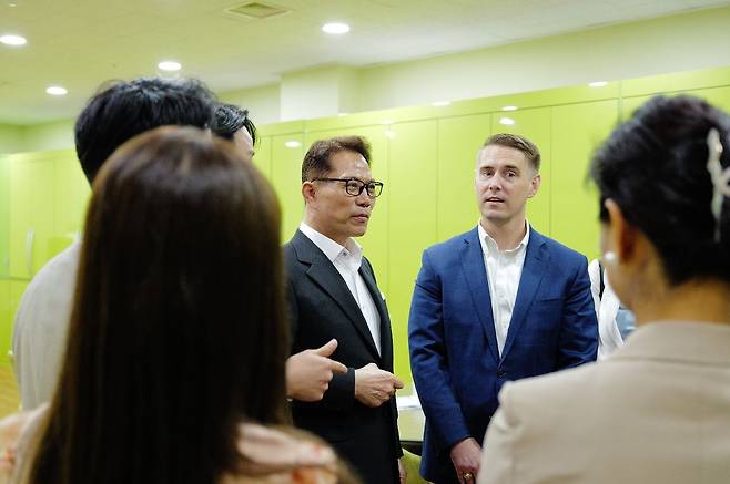라일리 반즈 미 국무부 차관보는 7일 손현보 세계로교회 목사를 면담했다. 사진 세계로교회