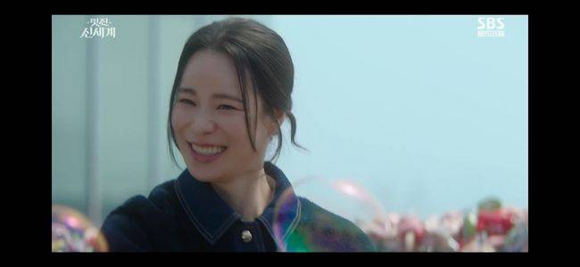 Trouble has arisen in the romance between Im Ji-yeon and Heo Nam-joon in *Brave New World*.In the episode of the SBS Friday-Saturday drama *Brave New World* (directed by Han Tae-seop, written by Kang Hyun-joo, produced by Studio S and Gil Pictures), Choi Moon-do (played by Jang Seung-jo) began his scheme to interfere with the romance between Shin Seo-ri (played by Im Ji-yeon) and Cha Se-gye (played by Heo Nam-jun).Shin Seo-ri admitted to her relationship with Cha Se-gye. She suddenly visited Cha Se-gye and asked him to go on a date with her. Cha Se-gye was initially thrilled, but he grew sullen when he realized Shin Seo-ris idea of a date involved mundane activities like waiting in line at a popular restaurant and riding the Namsan Cable Car.Cha Se-gye vented his annoyance, saying, Is this what you call a date? Thats just how you do things. Does it make any sense for a guy like me to be eating bread on the street like this? However, Shin Seo-ri happily replied, I read online that a date is about spending quality time with your significant other, so enjoying good food together is exactly what it should be. She added, Its best to have a happy time doing what everyone else does. This is something Ive wanted to do my whole life, she said happily. In response, Cha Se-gye transformed into a doting boyfriend tailored just for Shin Seo-ri, asking, Theres no reason not to. So, what else do you want to do?Shin Seo-ris charm continued. She said, From the rooftop of my house, Namsan Tower looks as small as a fingernail, but I didnt know it would be this big from here, getting excited like a child, and then searched for a telescope. Cha Se-gye teased her, saying, From my place, it looks about as big as my forearm, and added, So, do you want to see Namsan Tower from my place at night sometime? Its even better at night, giving her a sly look.Shin Seo-ri clicked her tongue and said, Come to think of it, youre always trying to draw people in. Cha Se-gye bristled, asking, What do you take me for? but then admitted honestly, I do it because Im lonely. Even someone like me gets lonely.Shin Seo-ri recalled the aunts behavior when Bosal (played by Oh Min-ae) came to visit, saying, CEO Cha must be lonely too. The aunts came by, and it seems they were trying to check on him. One of the aunts (played by Jang Young-ju) had even come to her, handed her an envelope of money, and urged her to make sure things worked out with Se-gye. Shin Seo-ri turned to him and said, I wont leave you alone. Ill make sure you dont feel lonely. You can trust me.However, a crisis soon arose. Nam Ok-soon (played by Kim Hae-sook), in a state of mental instability, was pressured by people sent by Choi Moon-do to stamp her approval on the demolition agreement. Shin Seo-ri went alone to confront Choi Moon-do, but when Cha Se-gye found out, he punched Choi Moon-do.The two grew apart temporarily over the Choi Moon-do incident. Cha Se-gye, consumed by regret, tried to contact Shin Seo-ri several times. However, Shin Seo-ri was unable to answer his calls. She had collapsed, bleeding, after a truck plowed into the restaurant while she was with Chairman Cha (played by Yoon Joo-sang). In the preview, Cha Se-gye wailed, calling out Shin Seo-ris name. Meanwhile, Shin Seo-ri returned to the Joseon Dynasty and asked, Have I come back again? raising questions.SBS Friday-Saturday Drama Brave New World