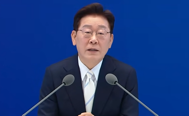 ▲ 이재명 대통령이 8일 청와대 영빈관에서 취임 1주년 기자회견을 하고 있다. /사진제공=KTV 화면 갈무리