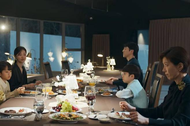 출처:JTBC '신입사원 강회장'