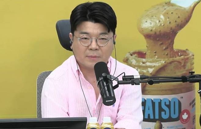 유튜브 채널 ‘매불쇼’ 진행자인 최욱. 사진 유튜브 채널 ‘매불쇼’ 캡처