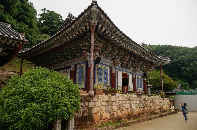 백련사 대웅보전 [김명상 기자]