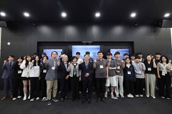Hi-HIRA 인사이트 아카데미 교육 관계자들 단체사진
