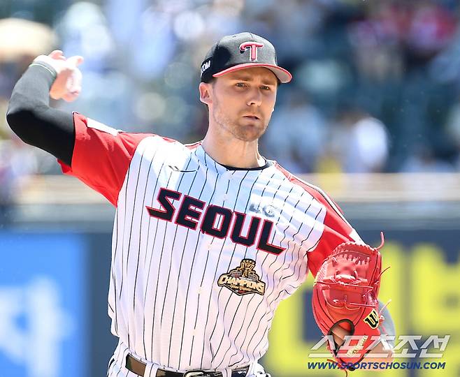 31일 잠실구장에서 열린 LG와 KIA의 주말 3연전 마지막 경기. 선발 투구하고 있는 LG 톨허스트. 잠실=송정헌 기자songs@sportschosun.com/2026.05.31/