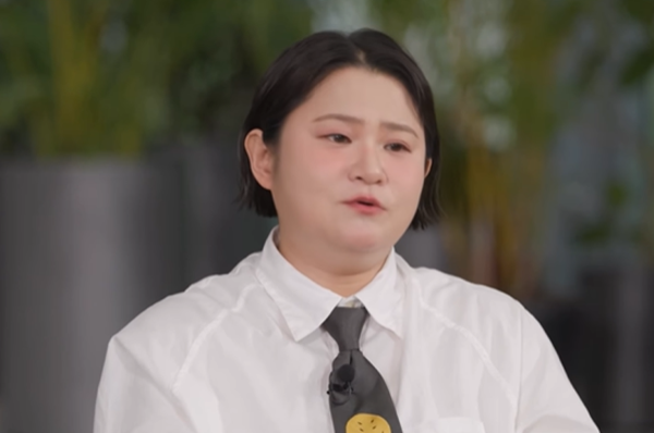 코미디언 김신영이 고(故) 전유성을 떠올리며 달라진 삶의 태도를 전했다. 유퀴즈 공식 SNS
