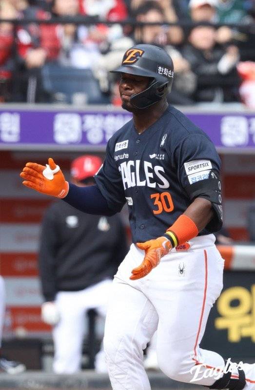 한화 외국인 타자 요나단 페라자가 6월 6경기에서 타율 0.429, 2홈런, 8타점 등을 기록하며 반등에 성공했다. 사진제공|한화 이글스