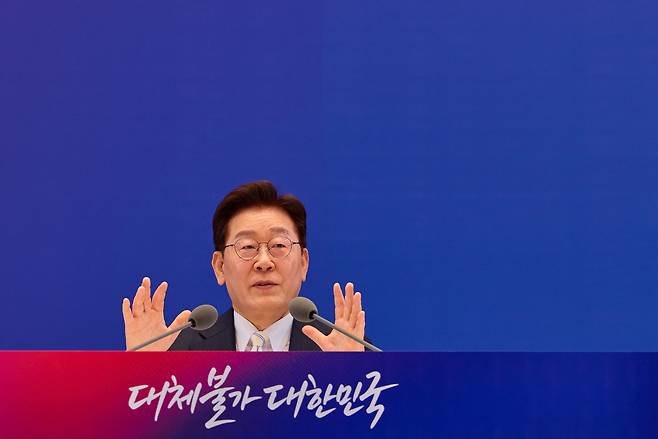 ▲ 이재명 대통령이 지난 8일 청와대에서 열린 취임 1주년 기자회견에서 발언하고 있다.