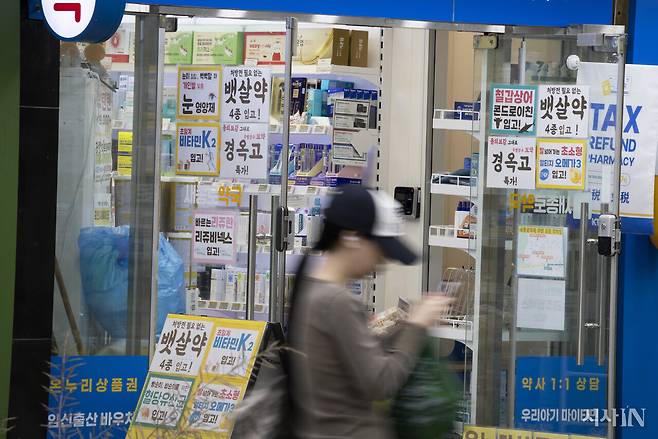 마운자로, 위고비 등 다이어트 약품을 쉽게 구할 수 있는 ‘성지’로 알려져 있는 서울의 한 약국 모습. ⓒ시사IN 이명익