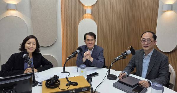 류권홍 변호사(오른쪽부터),박상병 정치평론가, 박주언 앵커 2026.6.11 [경인방송 시사뉴스팀]
