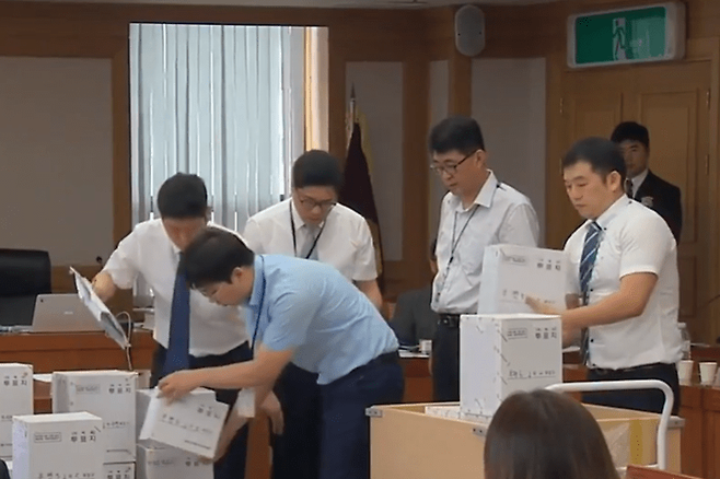 2016년 6월 29일 인천지방법원에서 진행된 재검표 현장. YTN 영상 갈무리.