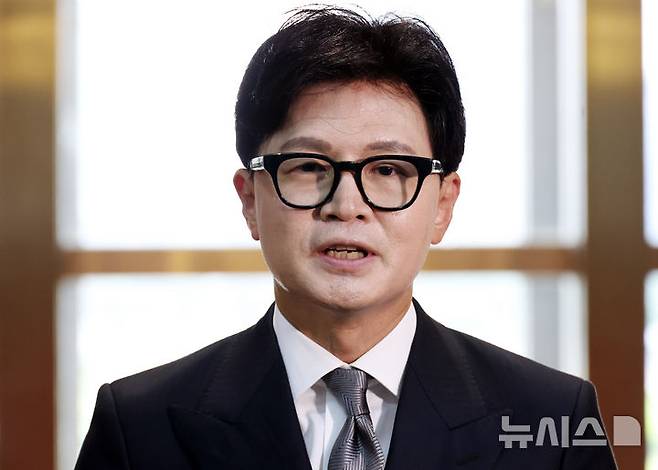 [서울=뉴시스] 최진석 기자 = 무소속 한동훈 의원이 11일 여의도 국회에서 열린 본회의에 참석하며 발언하고 있다. 2026.06.11. myjs@newsis.com