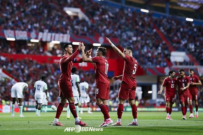 득점 후 기뻐하는 포르투갈 축구대표팀 선수들. /AFPBBNews=뉴스1
