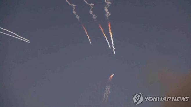 이란이 발사한 미사일 [로이터=연합뉴스. 재판매 및 DB 금지] ※ 기사와 직접적 관련 없음