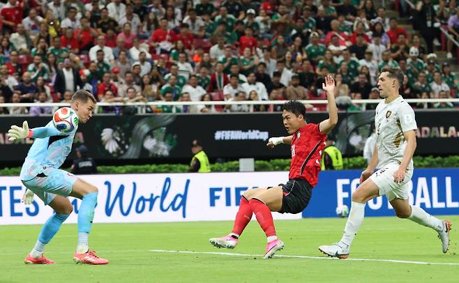 12일(한국시간) 멕시코 사포판 과달라하라 스타디움에서 열린 2026 북중미 월드컵 A조 1차전 한국과 체코의 경기서 오현규가 역전골을 넣고 있다. /연합뉴스