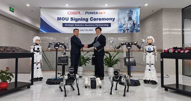 이상학 파워넷 가전사업부장(오른쪽)과 저우 우빙 COSTR 대표이사가 포괄적 업무협약(MOU) 체결 후 기념 촬영을 하고 있다.(파워넷 제공)