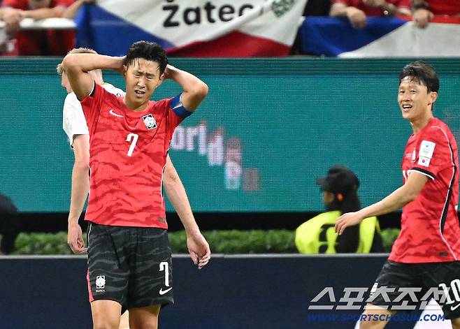 12일(한국시각) 멕시코 과달라하라 사포판의 에스타디오 과달라하라에서 열린 2026 북중미월드컵 대한민국과 체코의 경기. 손흥민이 중거리슛을 시도했지만 빗나가자 아쉬워하고 있다. 사포판(멕시코)=허상욱 기자wook@sportschosun.com/2026.06.12/