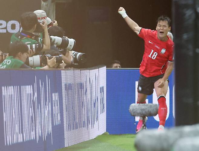 11일(현지시간) 멕시코 사포판 과달라하라 스타디움에서 열린 2026 북중미 월드컵 A조 1차전 한국과 체코의 경기. 오현규가 역전골을 성공시킨 뒤 환호하고 있다. [연합]