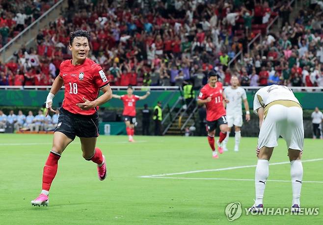 오현규 역전골 환호 (사포판[멕시코 할리스코주]=연합뉴스) 류영석 기자 = 11일(현지시간) 멕시코 사포판 과달라하라 스타디움에서 열린 2026 북중미 월드컵 A조 1차전 한국과 체코의 경기에서 오현규가 역전골을 터뜨린 후 기뻐하고 있다. 2026.6.12 ondol@yna.co.kr
