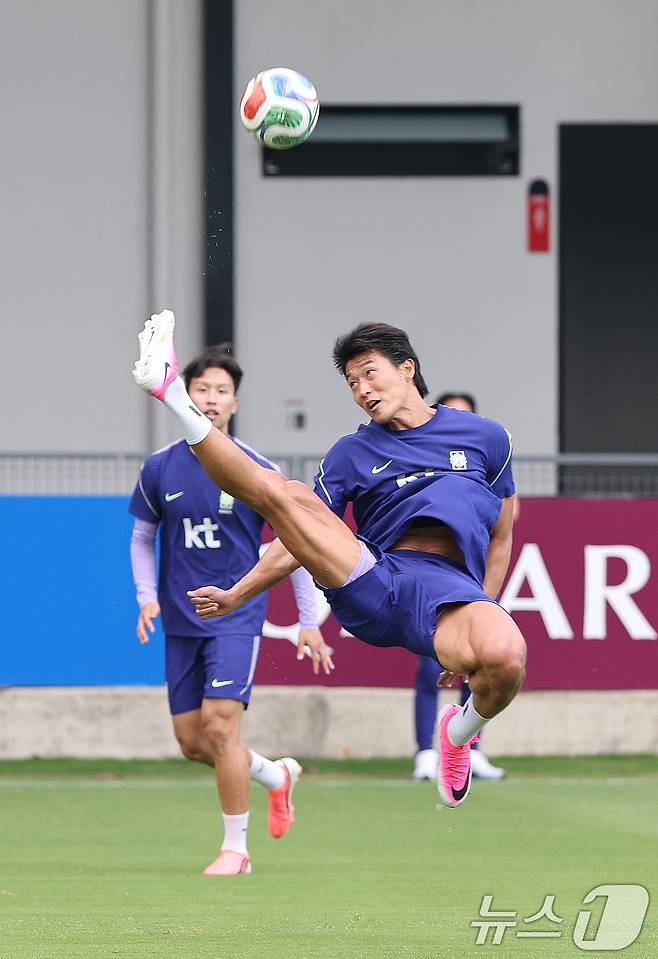 한국 축구 국가대표팀 조규성이 12일(현지시간) 멕시코 과달라하라 인근 사포판에 위치한 베이스캠프 훈련장 치바스 바예 베르데에서 회복 훈련을 하고 있다. ⓒ 뉴스1 박지혜 기자