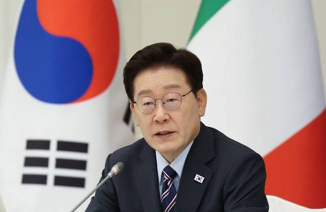 이재명 대통령이 12일(현지시간) 이탈리아 로마의 한 호텔에서 열린 비즈니스 라운드테이블에서 발언하고 있다. 2026.6.13 연합뉴스