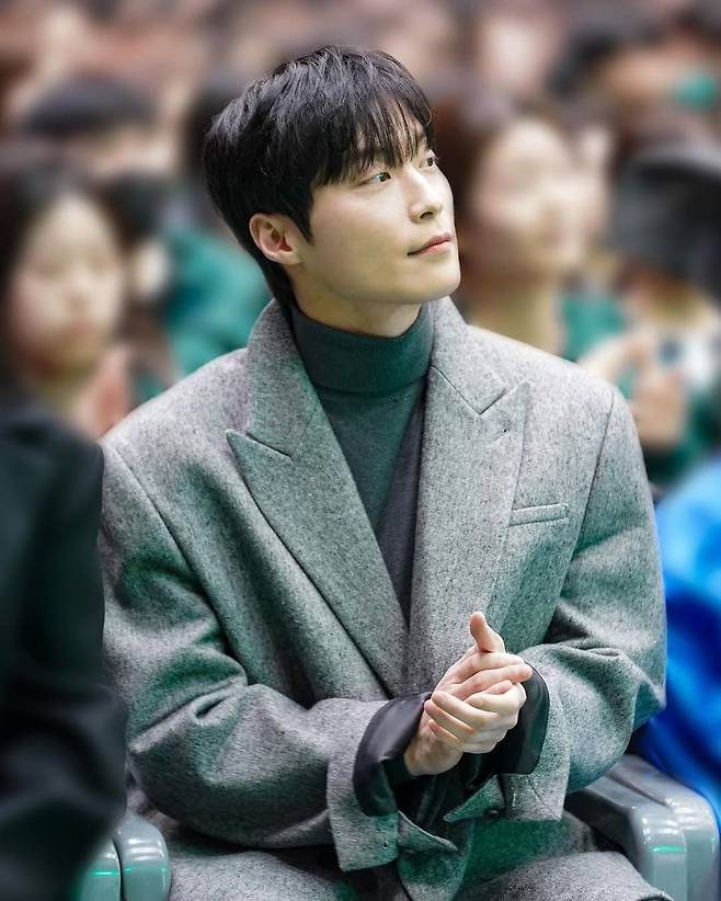 앞머리 연출에 따라 상반된 이미지를 보여주는 허남준 | 인스타그램 @namjun0609