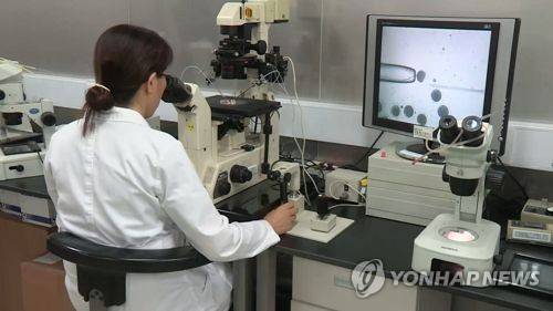 임상시험 연구원 [연합뉴스TV 자료]
