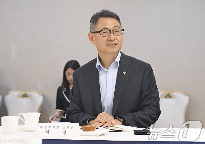 허장 재정경제부 차관이 11일 서울 종로구 정부서울청사에서 열린 '외환시장 관련 수출기업 간담회'에서 모두발언을 하고 있다. (재정경제부 제공. 재판매 및 DB금지) 2026.6.11 ⓒ 뉴스1
