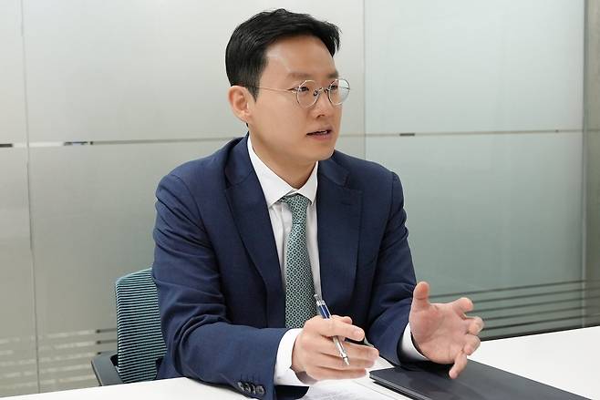 서울 여의도 교보증권 본사에서 만난 이의석 재산신탁부 부서장이 공사대금채권신탁에 대해 설명하고 있다. 교보증권.
