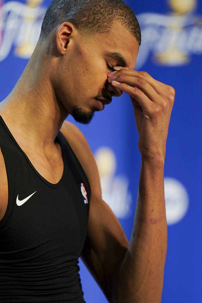 Jun 13, 2026; San Antonio, Texas, USA; San Antonio Spurs forward Victor Wembanyama (1) speaks to the media after the New York Knicks defeat the Spurs during game five of the 2026 NBA Finals at Frost Bank Center. Mandatory Credit: Dustin Safranek-Imagn Images







<저작권자(c) 연합뉴스, 무단 전재-재배포, AI 학습 및 활용 금지>