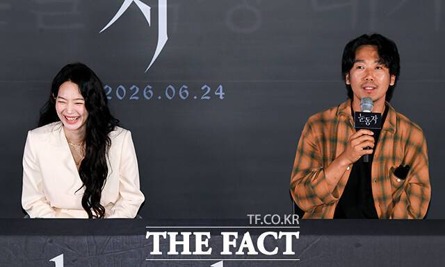 배우 신민아(왼쪽)와 김남희가 호흡을 맞춘 영화 '눈동자'는 오는 24일 개봉한다. /. /박상민 기자