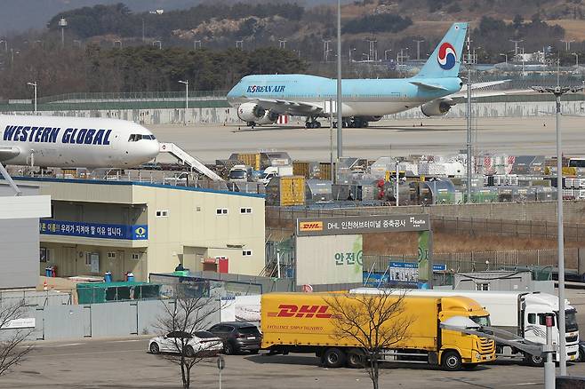 2022년 2월 21일 인천국제공항 화물터미널 일대의 모습. /뉴스1