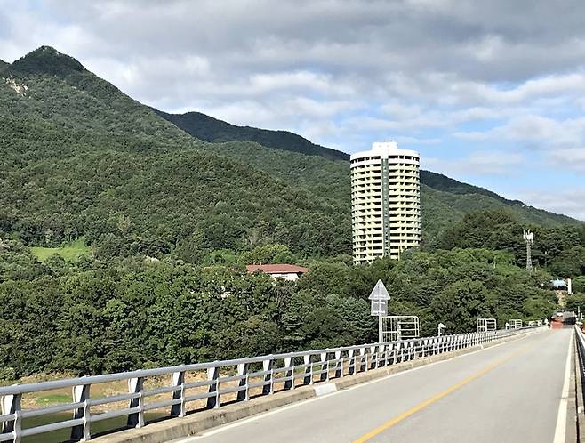 충북 충주의 한 폐리조트. [연합뉴스]