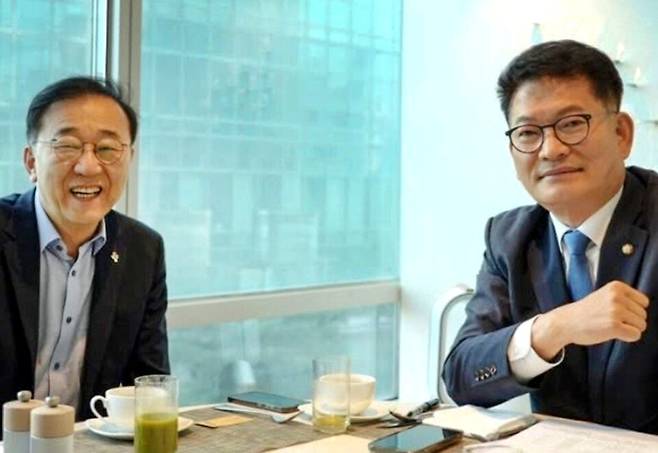 ▲ 송영길 의원이 16일 김윤덕 국토교통부 장관 등과 만나 인천 주요 현안에 대한 정부 차원의 지원을 요청했다. /사진제공=송영길 의원실