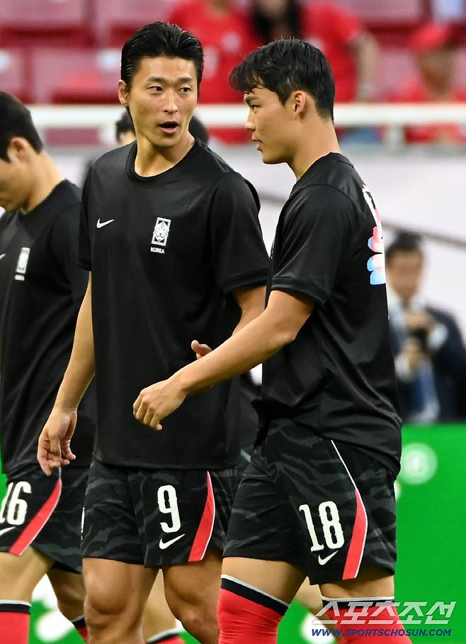 12일(한국시각) 멕시코 과달라하라 사포판의 에스타디오 과달라하라에서 열린 2026 북중미월드컵 대한민국과 체코의 경기. 경기 전 조규성 오현규가 워밍업을 위해 그라운드로 나서 이야기를 하고 있다. 사포판(멕시코)=허상욱 기자wook@sportschosun.com/2026.06.12/