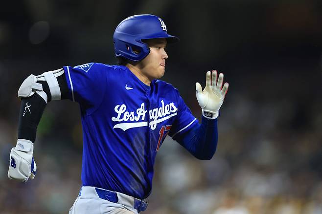 <yonhap photo-3855="">오타니 쇼헤이(32·LA 다저스)가 메이저리그(MLB) 올스타 팬 투표 1차 중간 집계에서 최다 득표를 기록했다. Sean M. Haffey/Getty Images/AFP (Photo by Sean M. Haffey / GETTY IMAGES NORTH AMERICA / Getty Images via AFP)/2026-06-15 06:16:43/ <저작권자 ⓒ 1980~2026 ㈜연합뉴스. 무단 전재 재배포 금지, AI 학습 및 활용 금지></yonhap>