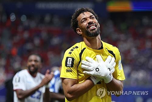 0-0 무승부를 지켜낸 뒤 감격스러워하는 보지냐 [로이터통신=연합뉴스]